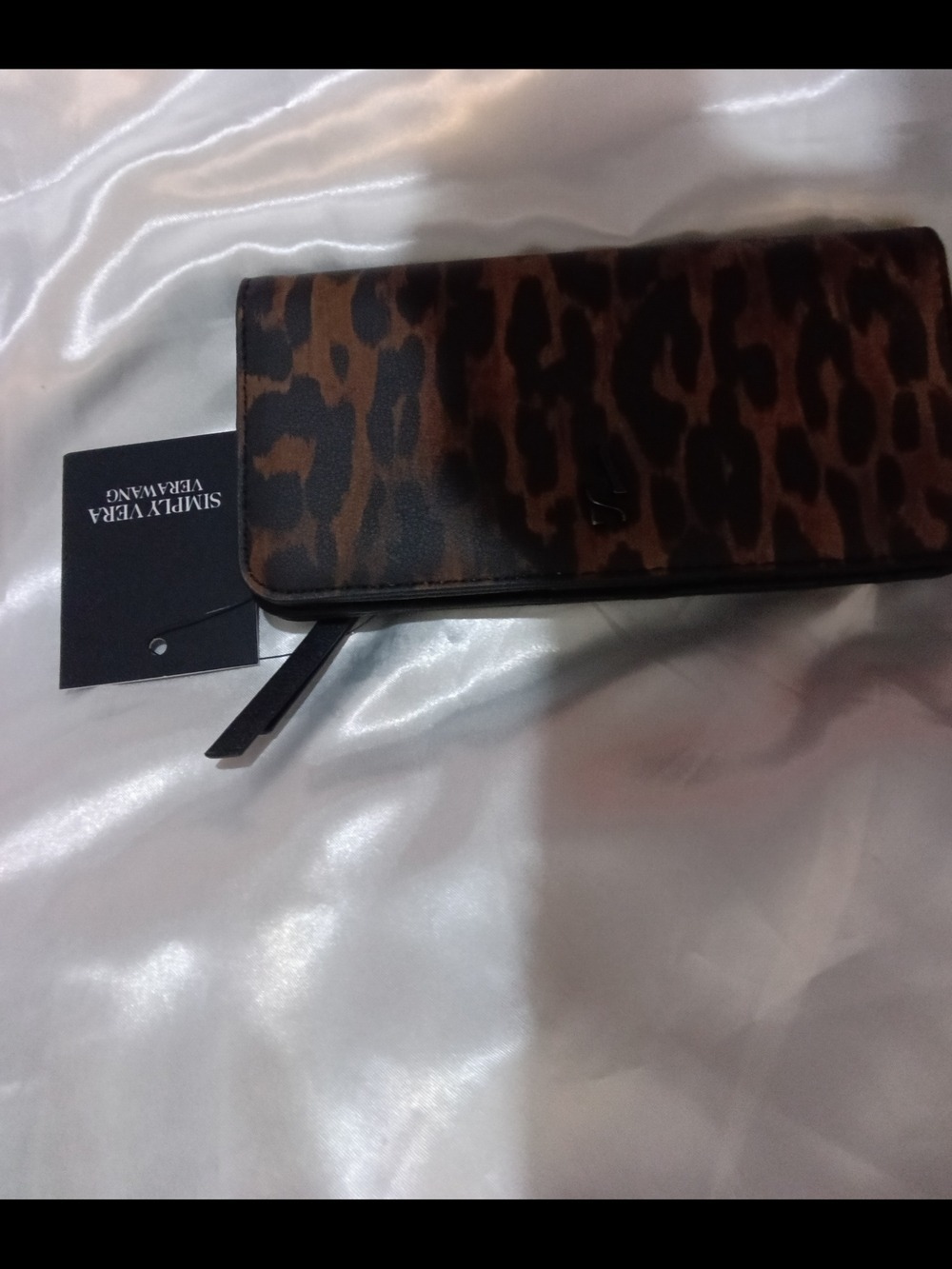 Simply Vera Vera Wang Leopard Print Wallet NWT Faux Leather Snap Zip Clutch - Picture 2 of 3